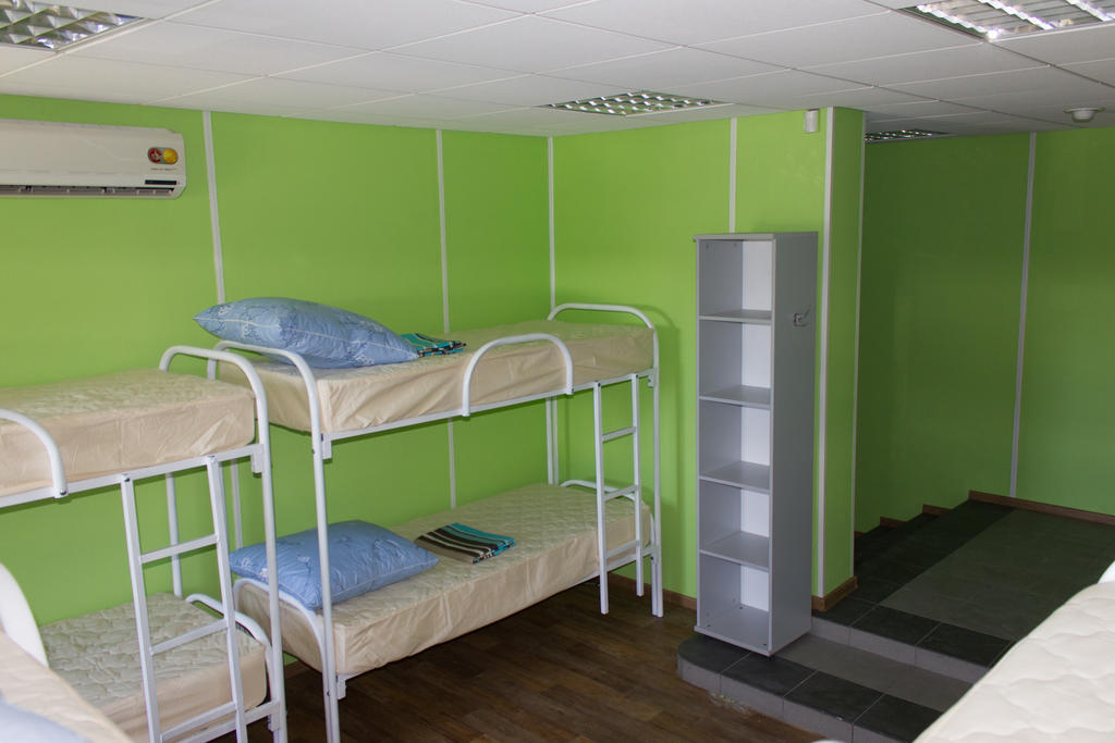 Red Star Hostel Ekaterinburg Ngoại thất bức ảnh